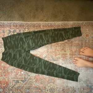 Colorfulkoala Workout legging green camo w pockets